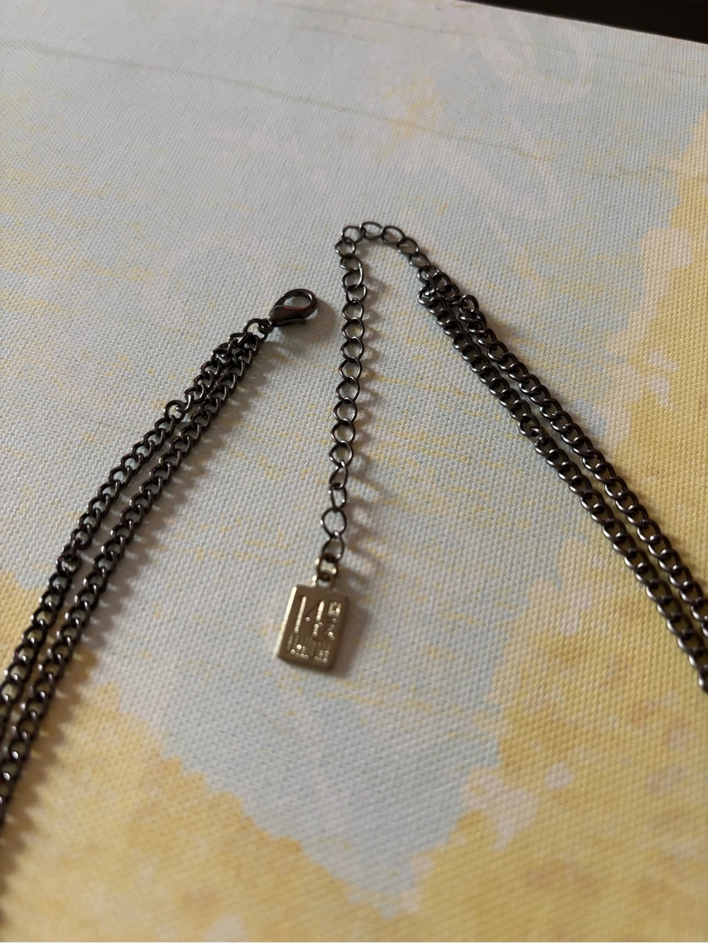 2 elegant Black beaded necklaces.V shape black chain and other ribbon neckline. - Picture 5 of 8